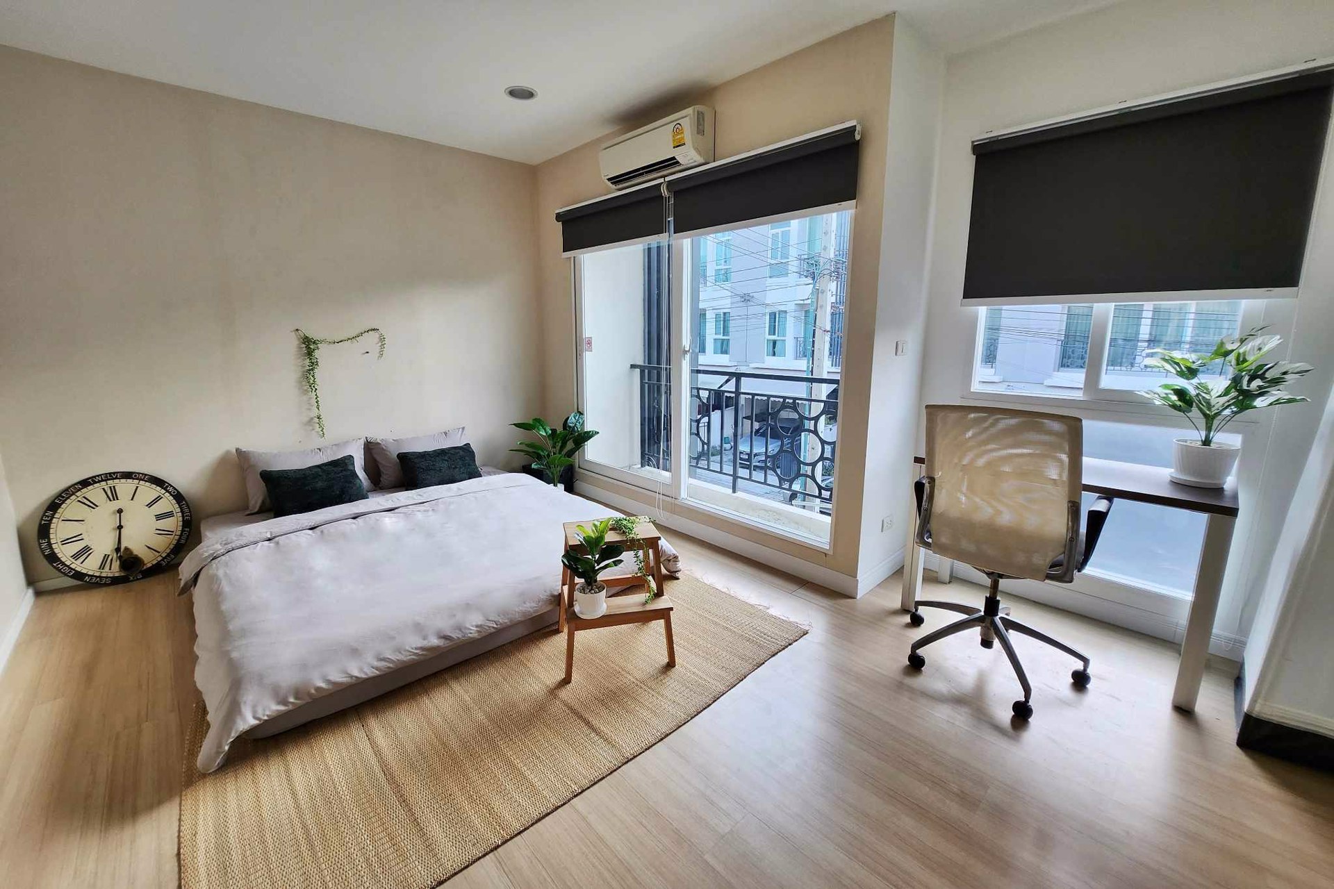 ขาย-ให้เช่าทาวโฮมทำเลเยี่ยม-บ้านกลางเมืองพระราม9-มอเตอร์เวย์