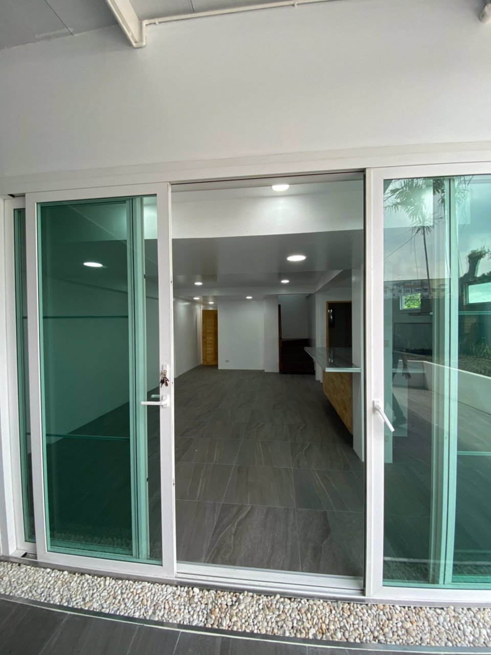 บ้านทาวน์เฮ้าส์-2-ชั้น-ตกแต่งใหม่ทั้งหลังพร้อมอยู่-บนทำเลบางเสาธง