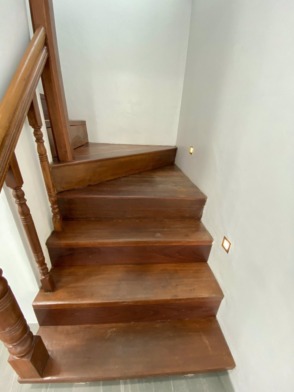 บ้านทาวน์เฮ้าส์-2-ชั้น-ตกแต่งใหม่ทั้งหลังพร้อมอยู่-บนทำเลบางเสาธง