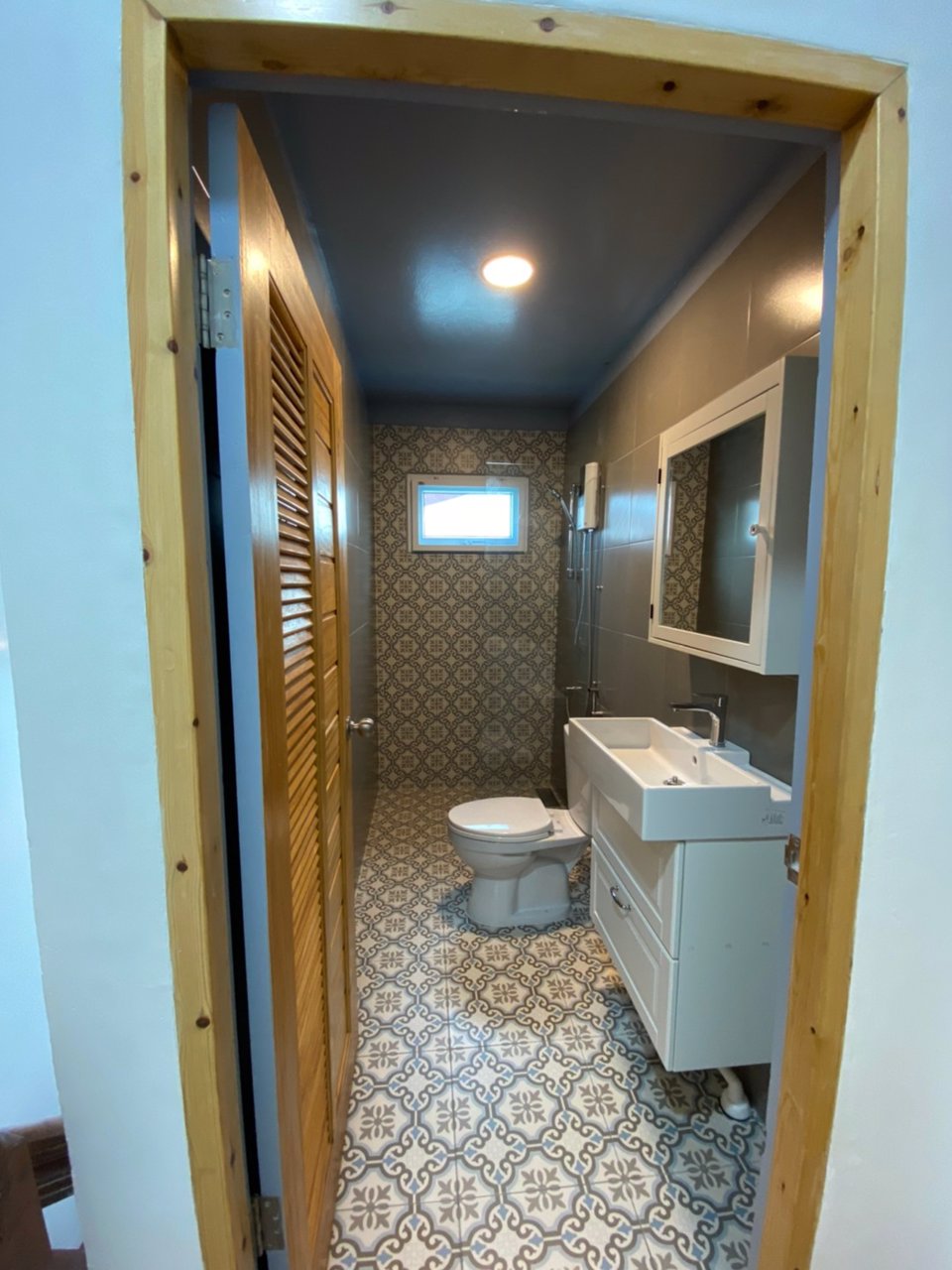 บ้านทาวน์เฮ้าส์-2-ชั้น-ตกแต่งใหม่ทั้งหลังพร้อมอยู่-บนทำเลบางเสาธง