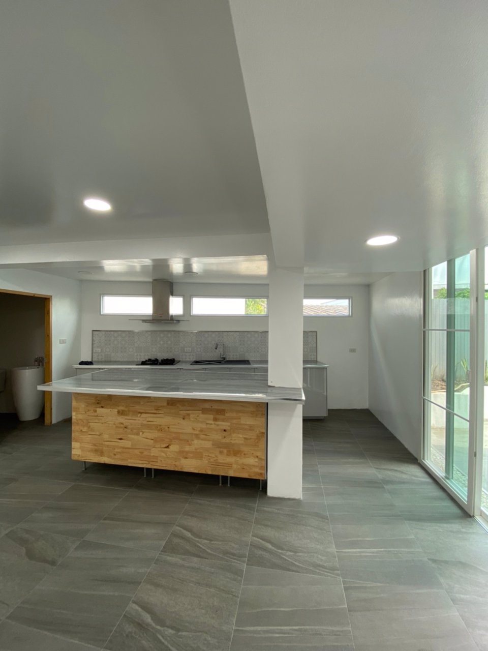 บ้านทาวน์เฮ้าส์-2-ชั้น-ตกแต่งใหม่ทั้งหลังพร้อมอยู่-บนทำเลบางเสาธง