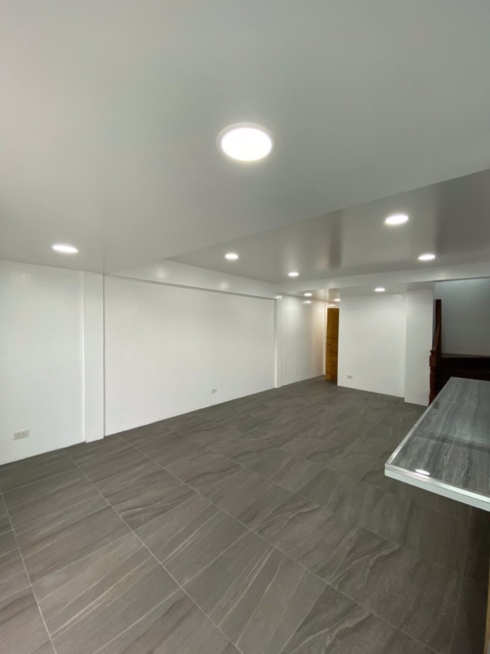 บ้านทาวน์เฮ้าส์-2-ชั้น-ตกแต่งใหม่ทั้งหลังพร้อมอยู่-บนทำเลบางเสาธง