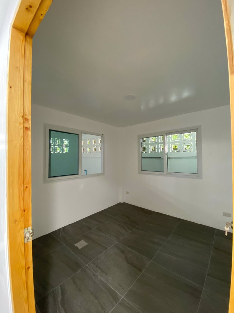 บ้านทาวน์เฮ้าส์-2-ชั้น-ตกแต่งใหม่ทั้งหลังพร้อมอยู่-บนทำเลบางเสาธง