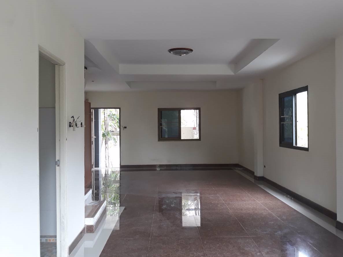 ขายทาวน์เฮ้าส์-2-ชั้น-บ้านใหม่-มือ-1-ม-ธารทอง-บางบัวทอง