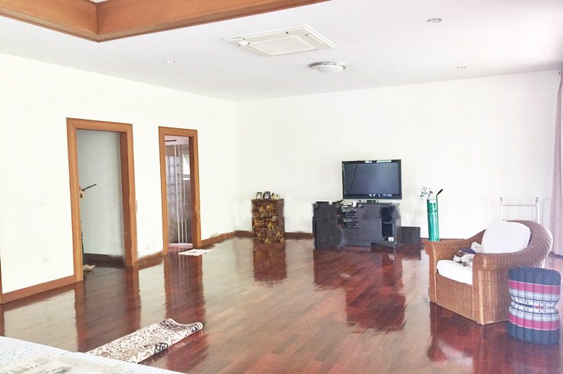 ขายบ้านหรู-2-ชั้น-เมืองเอกโครงการ-3-352-ตรว