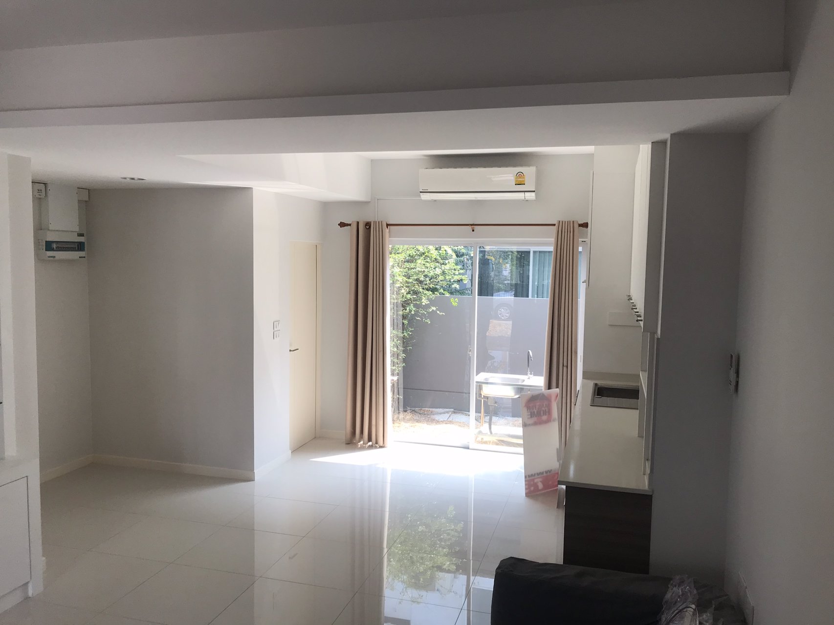 ขายทาวน์โฮมหมู่บ้านมัฑนา-indy-ศรีนครินทร์-ร่มเกล้า-ซร่มเกล้า-24-บ้านสไตล์-the-great-english-town