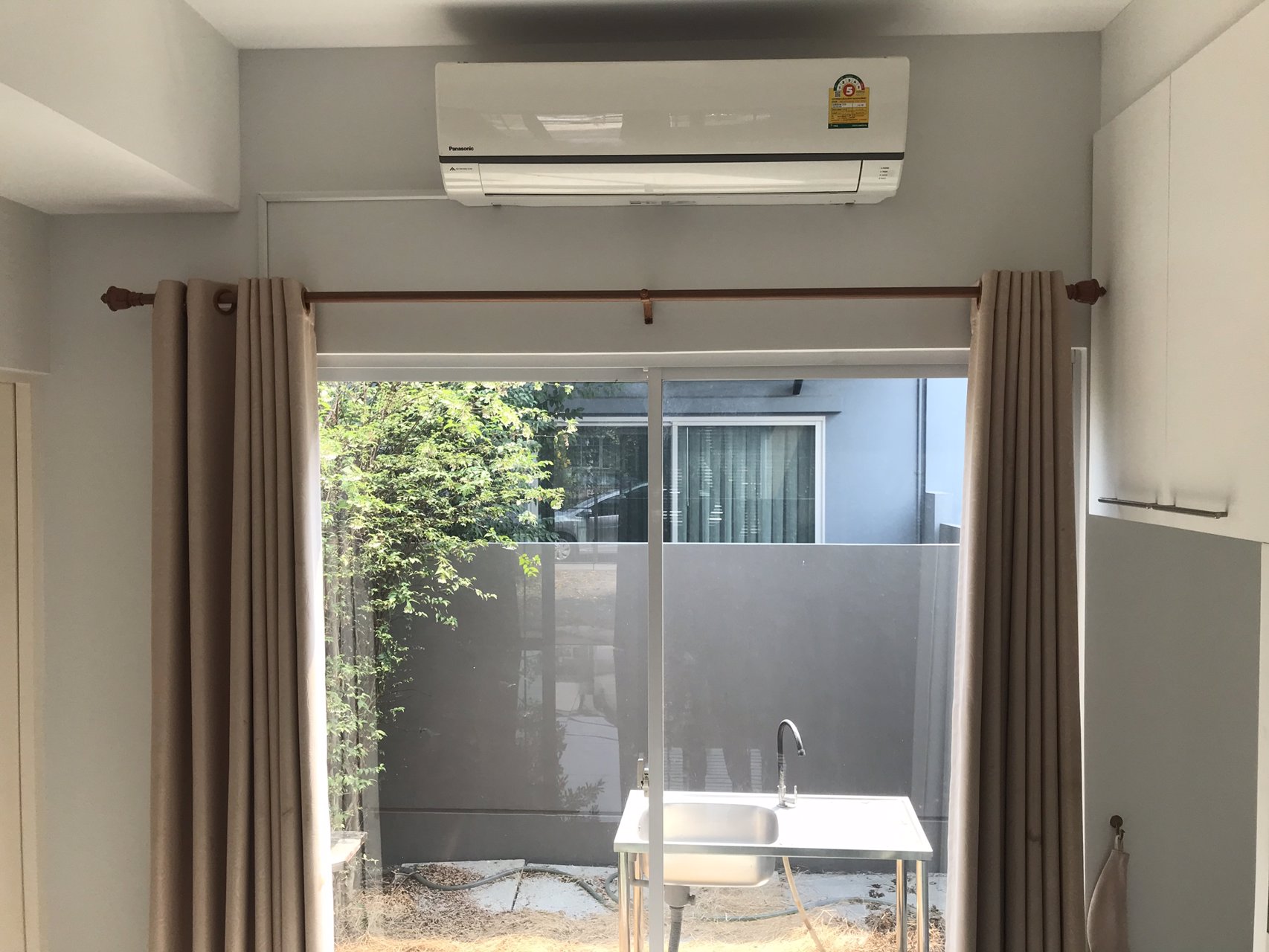 ขายทาวน์โฮมหมู่บ้านมัฑนา-indy-ศรีนครินทร์-ร่มเกล้า-ซร่มเกล้า-24-บ้านสไตล์-the-great-english-town