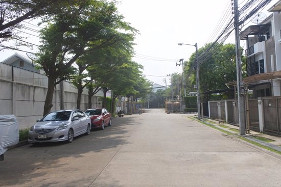 ขายทาวน์โฮม-3-ชั้น-21-ตรว-มบ้านใหม่-กรุงเทพกรีฑา