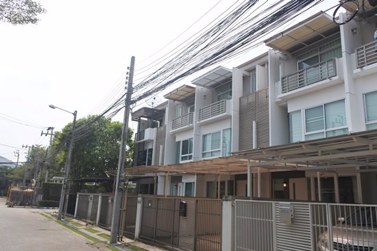 ขายทาวน์โฮม-3-ชั้น-21-ตรว-มบ้านใหม่-กรุงเทพกรีฑา