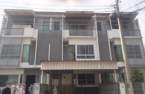 ขายทาวน์โฮม-3-ชั้น-มบ้านใหม่-กรุงเทพกรีฑา