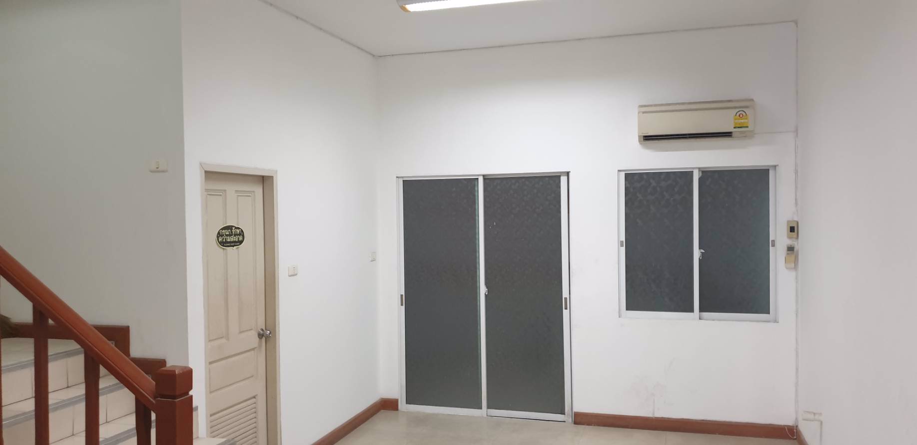 ขายทาวน์โฮมออฟฟิต-ปริญลักษณ์-นวมินทร์