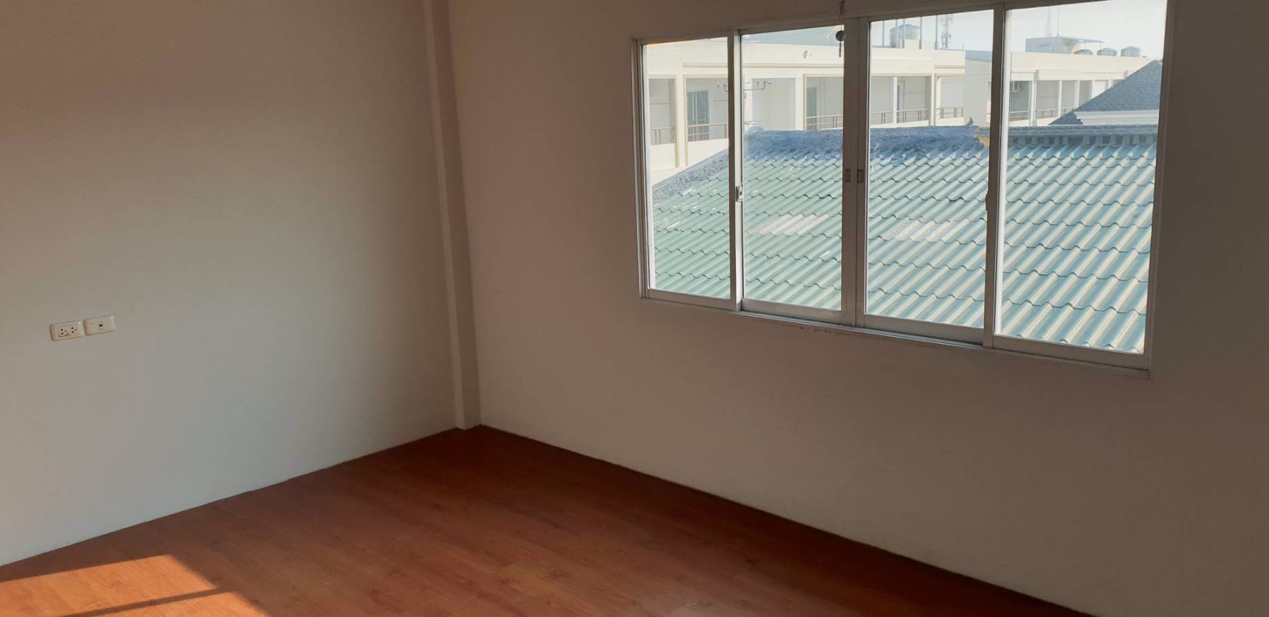 ขายทาวน์โฮมออฟฟิต-ปริญลักษณ์-นวมินทร์