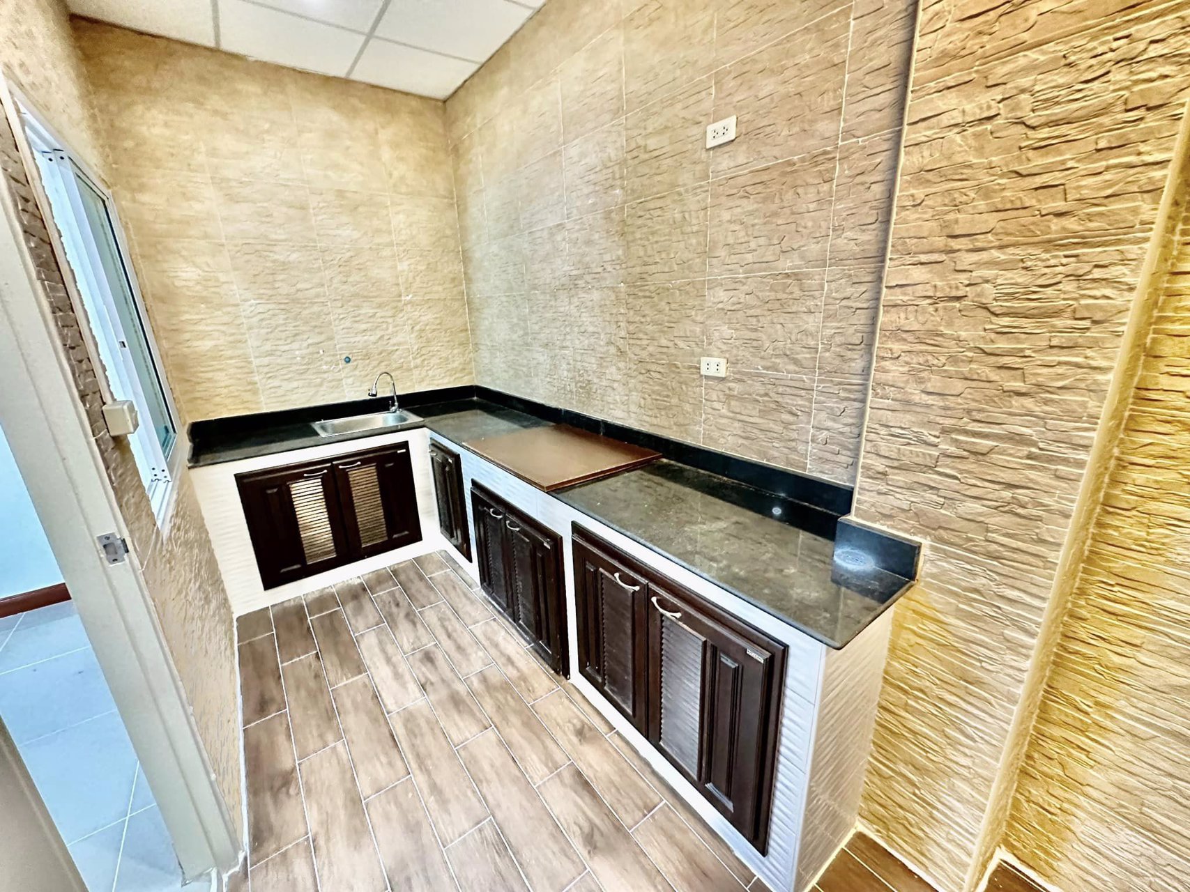 ขายด่วน-ขายถูก-รีโนเวทใหม่ทั้งหลัง-หมู่บ้านไทยสมบูรณ์-3-พลพัฒน์-ซอย-3