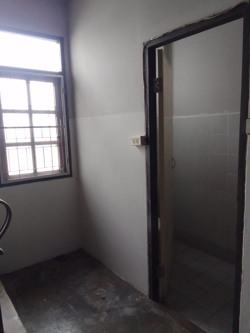 ขายตึกแถว-3ชั้นครึ่ง-รามอินทราซอย-8-ตกแต่งใหม่