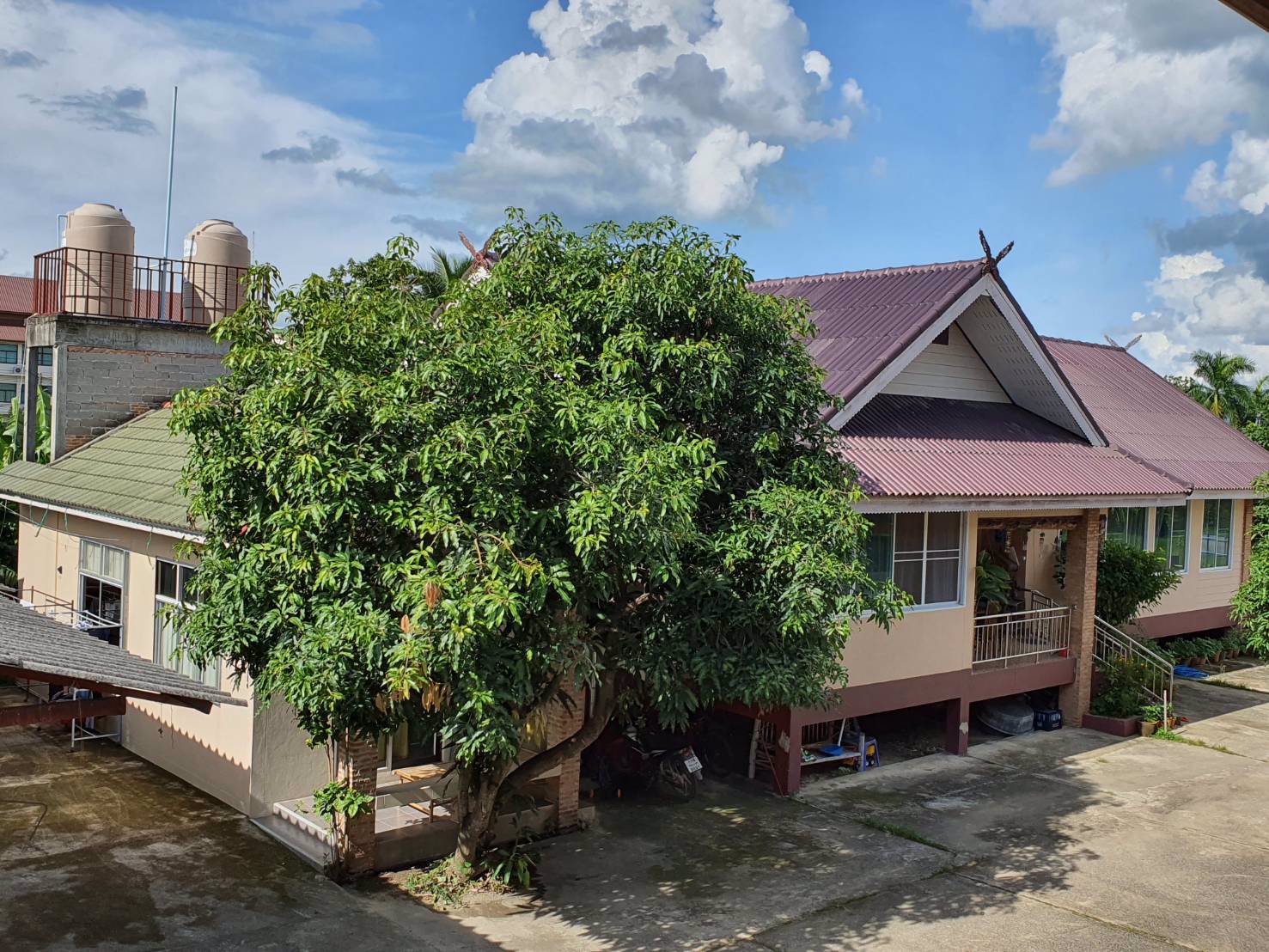 ขายบ้านสวย-แถมกิจการหอพัก-ขายพร้อมผู้เช่า-ทำเลสวย-ใกล้สนามบิน