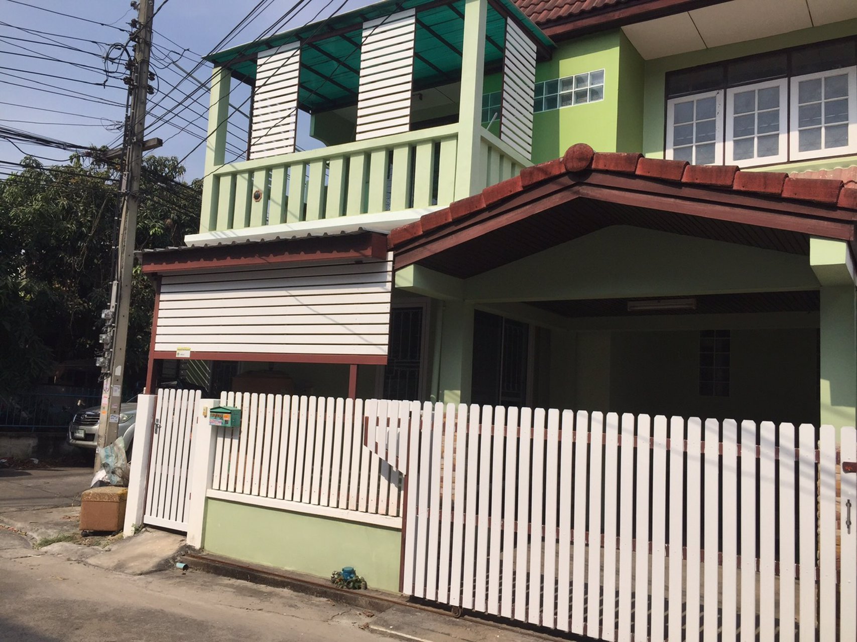 ทาวน์เอ้าส์-2-ชั้น-แปลงมุม-27-ตรว-3-ห้องนอน-2-ห้องนำ้-1-ที่จอดรถ-พร้อมเข้าอยู่-28-ล้าน