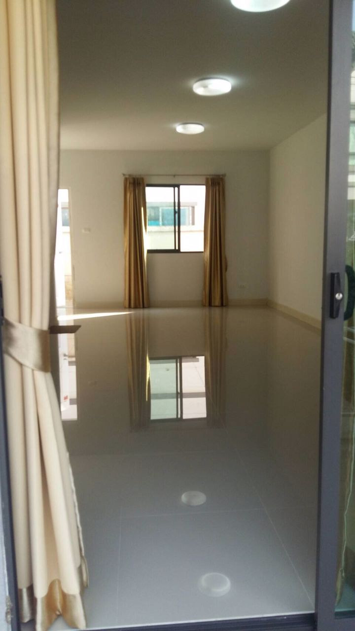 ขายด่วน-ทาวน์โฮม-2-ชั้น-โมดิ-วิลล่า-บางนา-ซอยเอแบค-modi-villa-bangna-กม26-สมุทปราการ-2-นอน-2-น้ำ