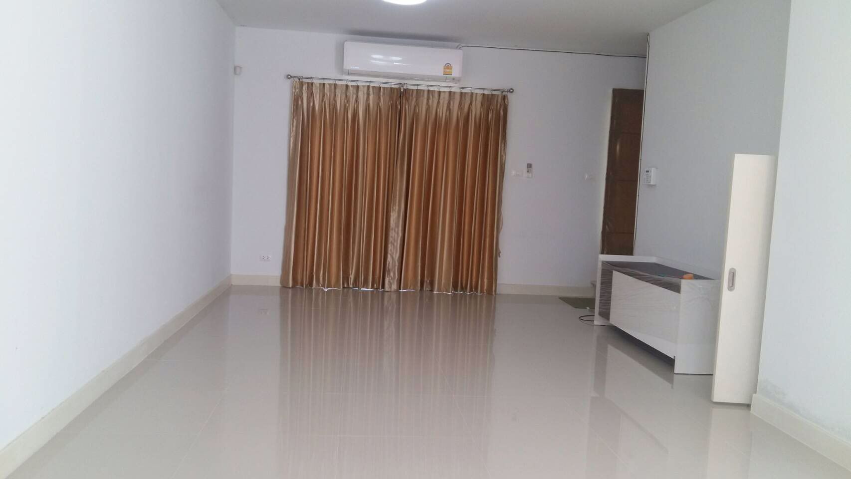 ขายด่วน-ทาวน์โฮม-2-ชั้น-โมดิ-วิลล่า-บางนา-ซอยเอแบค-modi-villa-bangna-กม26-สมุทปราการ-2-นอน-2-น้ำ