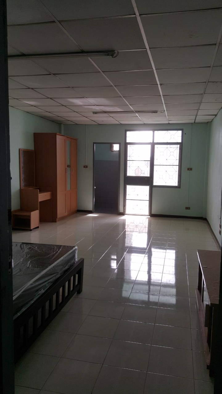 ขายด่วน-ห้องพัก-รอแยลทาวเวอร์คอนโดมิเนี่ยม-อยู่ใกล้ห้างเซ็นทรัลแจ้งวัฒนะใกล้สถานีรถไฟฟ้า