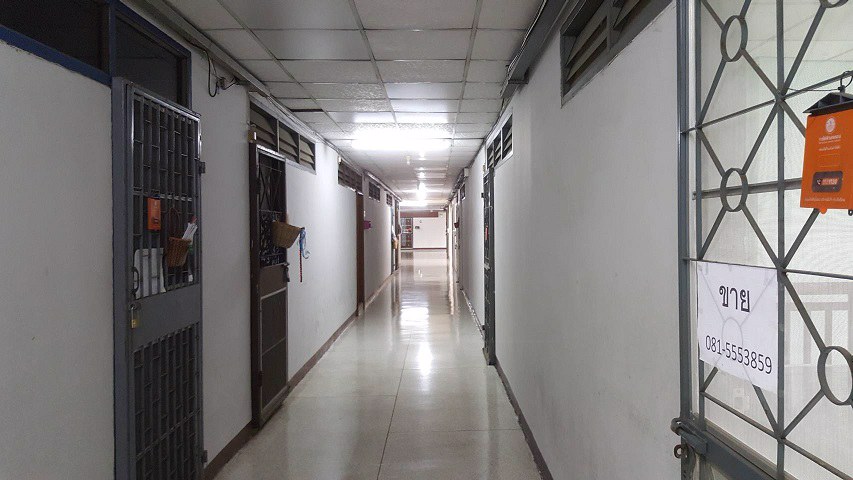 ขายด่วน-ห้องพัก-รอแยลทาวเวอร์คอนโดมิเนี่ยม-อยู่ใกล้ห้างเซ็นทรัลแจ้งวัฒนะใกล้สถานีรถไฟฟ้า