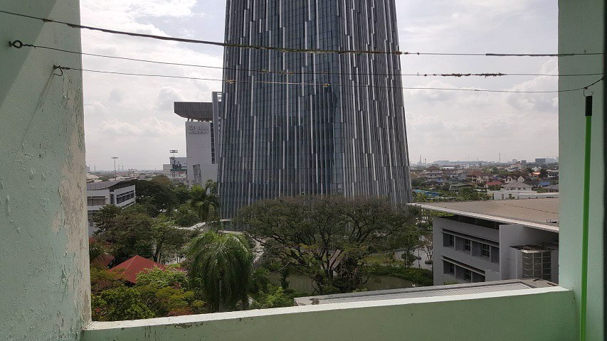 ขายด่วน-ห้องพัก-รอแยลทาวเวอร์คอนโดมิเนี่ยม-อยู่ใกล้ห้างเซ็นทรัลแจ้งวัฒนะใกล้สถานีรถไฟฟ้า