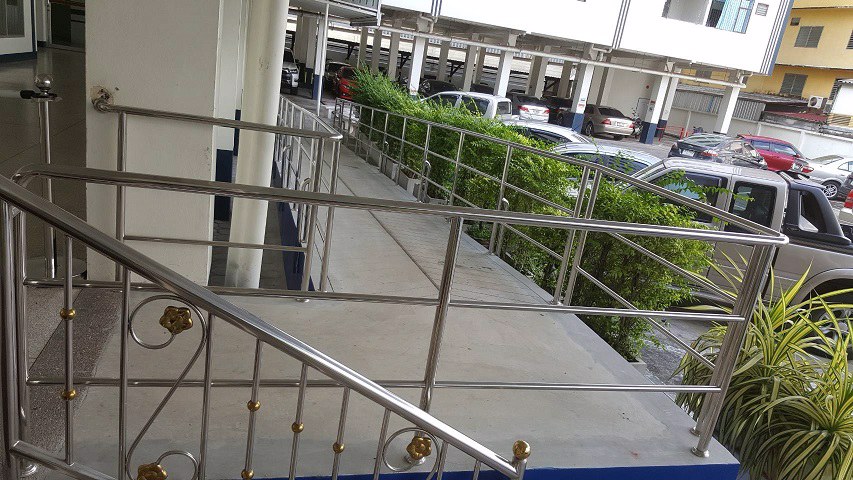 ขายด่วน-ห้องพัก-รอแยลทาวเวอร์คอนโดมิเนี่ยม-อยู่ใกล้ห้างเซ็นทรัลแจ้งวัฒนะใกล้สถานีรถไฟฟ้า