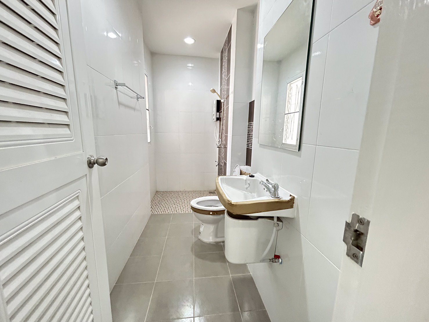 ขายด่วนๆๆบ้านเดี่ยว-เนื้อที่-56-ตารางวา-รีโนเวทใหม่ทั้งหลัง