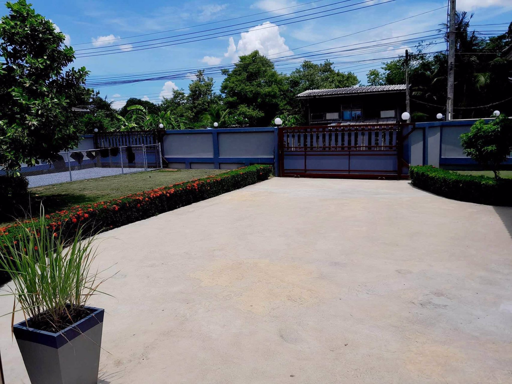 บ้านนครปฐม-2หลัง-บนที่ดิน-1ไร่-พร้อมเฟอร์และเครื่องใช้ไฟฟ้ส