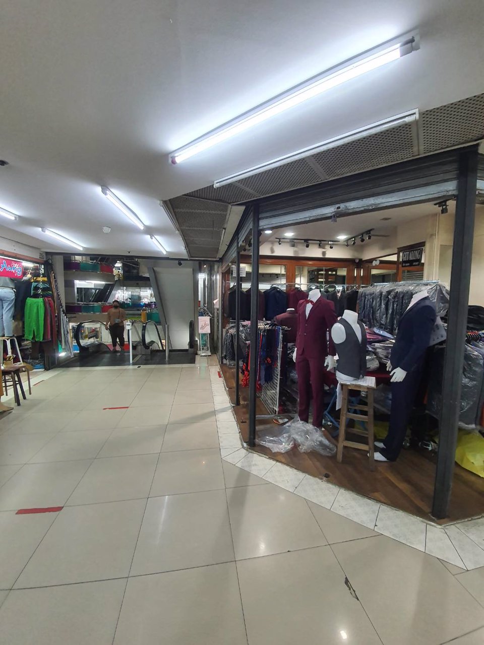 ให้เช่าห้อง-ตึกcity-complex-ประตูน้ำ-ชั้น-2-ทำเลดี