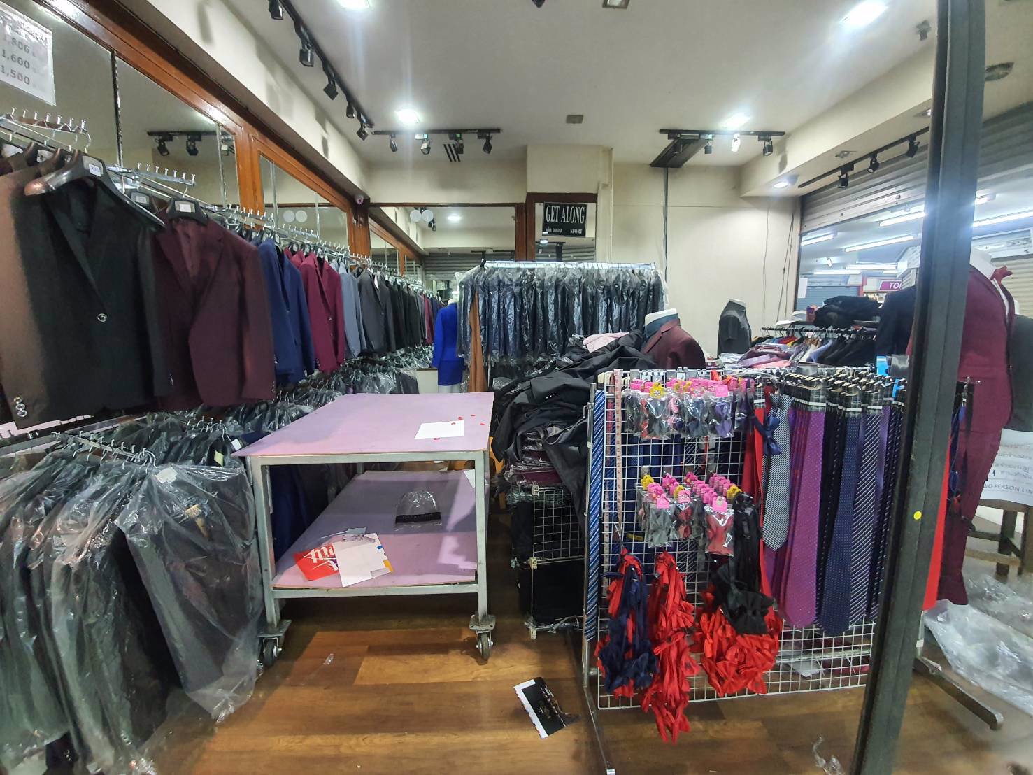 ให้เช่าห้อง-ตึกcity-complex-ประตูน้ำ-ชั้น-2-ทำเลดี