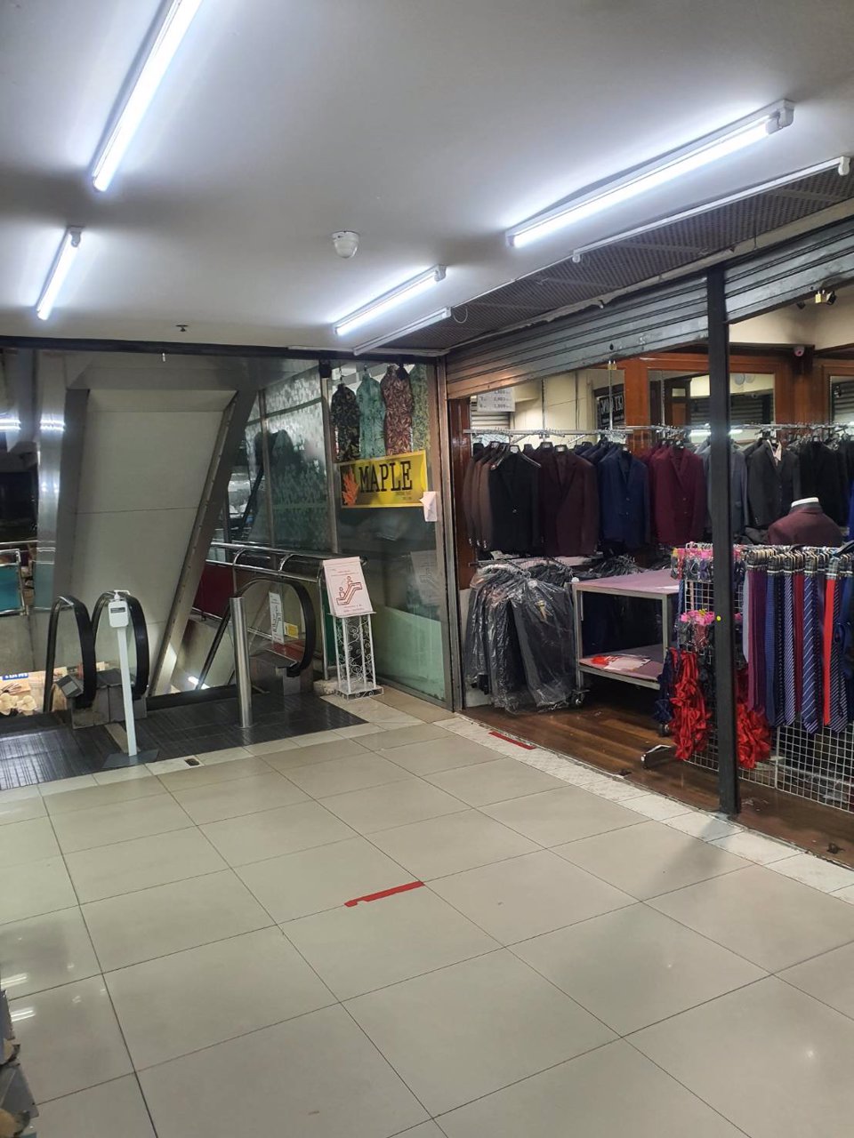 ให้เช่าห้อง-ตึกcity-complex-ประตูน้ำ-ชั้น-2-ทำเลดี