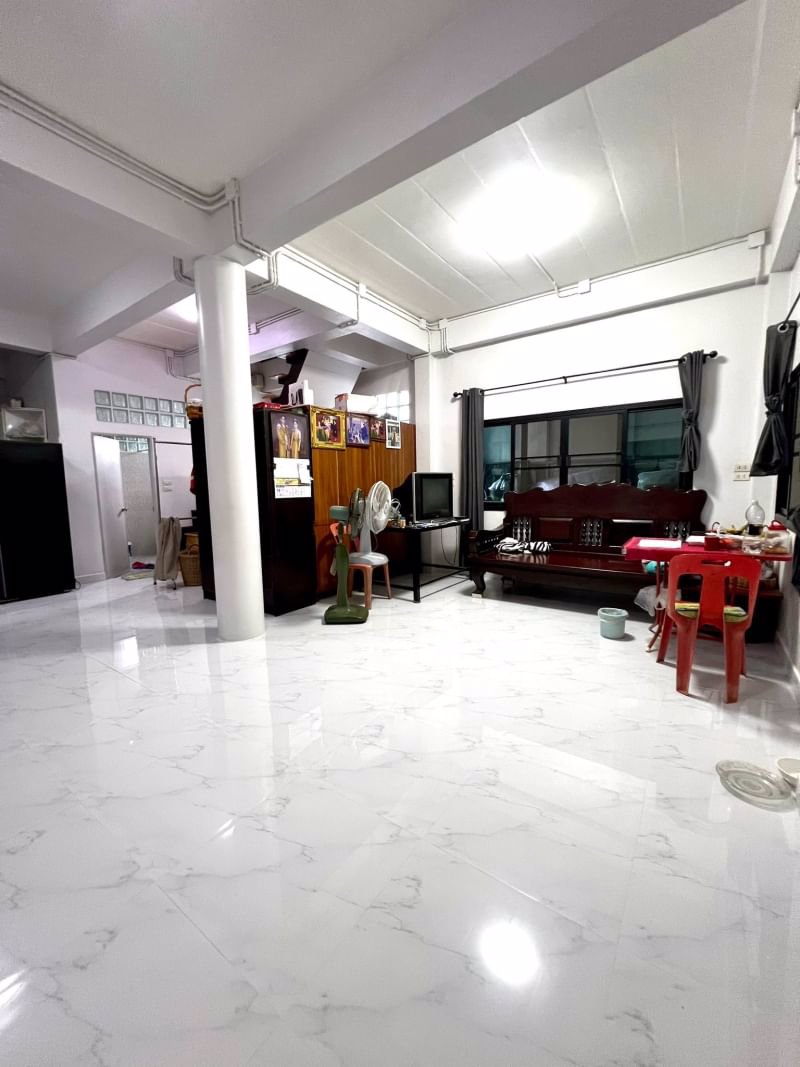 ขายด่วนบ้านเดี่ยว-2ชั้น-พร้อมเข้าอยู่-ทำเลดีใกล้ฟิวเจอร์พาร์ครังสิต