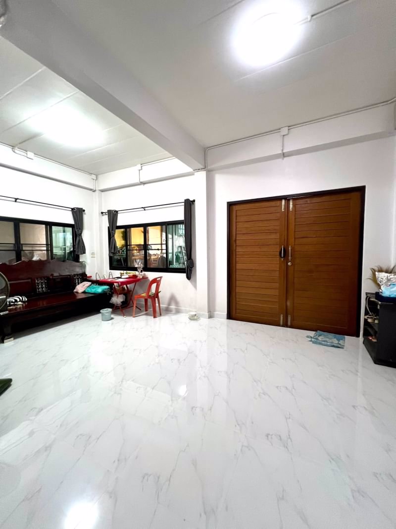 ขายด่วนบ้านเดี่ยว-2ชั้น-พร้อมเข้าอยู่-ทำเลดีใกล้ฟิวเจอร์พาร์ครังสิต