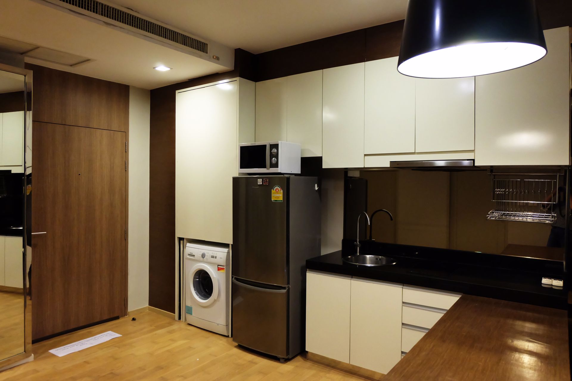 noble-reveal-ekkamai-condominium-for-sale-close-to-ekkamai-bts-sukhumvit
