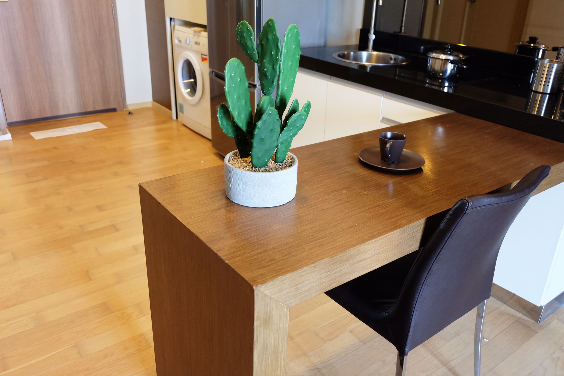 noble-reveal-ekkamai-condominium-for-sale-close-to-ekkamai-bts-sukhumvit