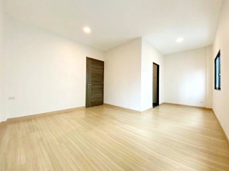 ขาย-โฮมออฟฟิศโมเดิร์น-ubiq-home-office-sukhumvit-onnut-ซอยอ่อนนุช-12-ใกล้-bts