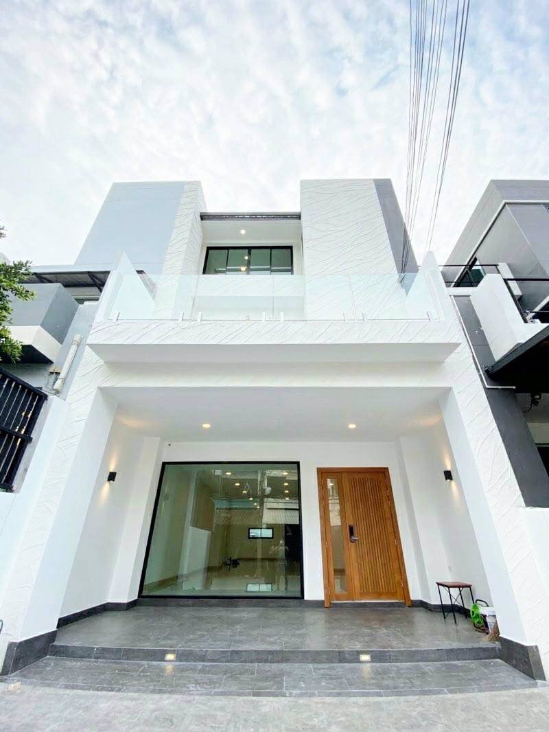 ขาย-โฮมออฟฟิศโมเดิร์น-ubiq-home-office-sukhumvit-onnut-ซอยอ่อนนุช-12-ใกล้-bts