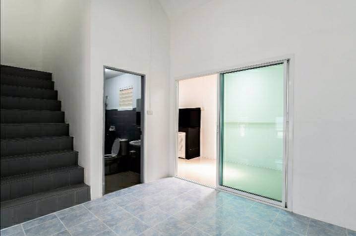 ขาย-ทาวเฮ้าส์-2-ชั้นพร้อมตกแต่ง-หมู่บ้านแพรมาพร-คลอง-11-ฟรีค่าโอน