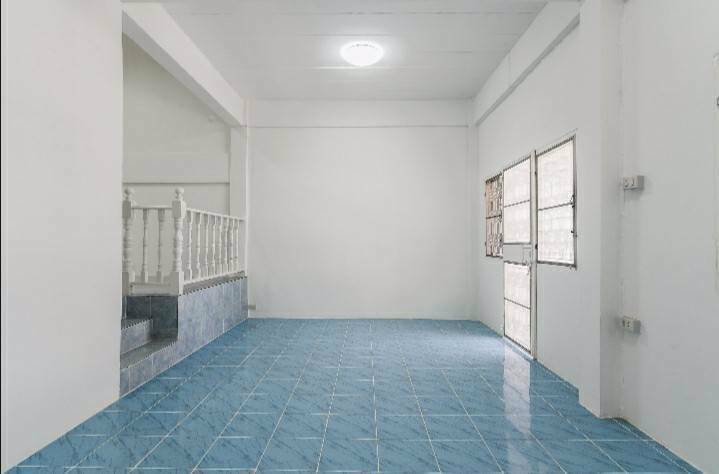 ขาย-ทาวเฮ้าส์-2-ชั้นพร้อมตกแต่ง-หมู่บ้านแพรมาพร-คลอง-11-ฟรีค่าโอน