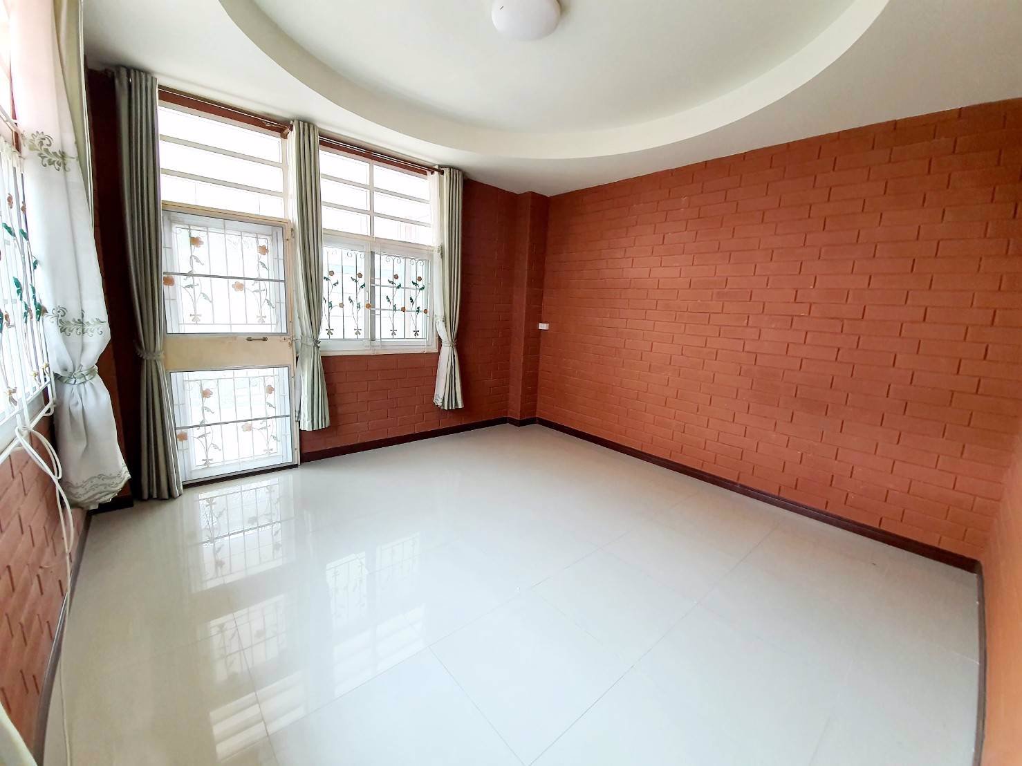 ขายบ้านสวย-บ้านอิฐสไตล์อังกฤษ-หมู่บ้านพิษณุชัยปาร์ค-จพิษณุโลก