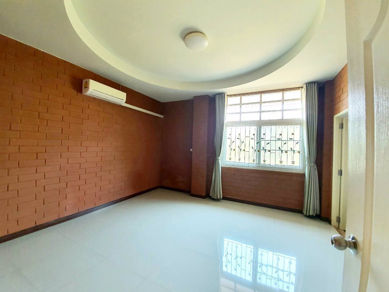 ขายบ้านสวย-บ้านอิฐสไตล์อังกฤษ-หมู่บ้านพิษณุชัยปาร์ค-จพิษณุโลก