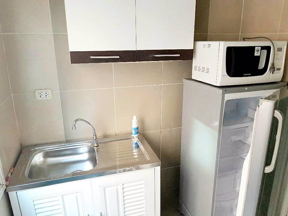 ให้เช่า-แฮปปี้-รัชดา-18-พร้อมอยู่-เฟอร์และเครื่องใช้ไฟฟ้าครบ