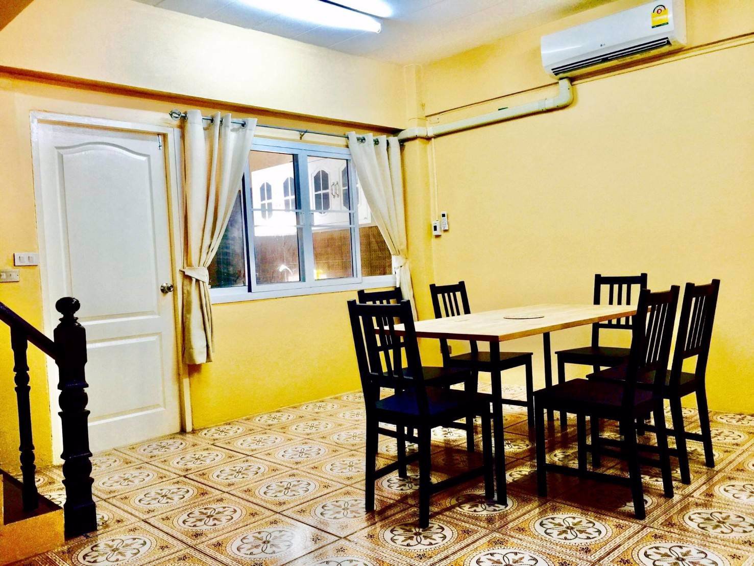 ให้เช่า-ทาวน์โฮม-หมู่บ้านรอยัลนครินทร์วิลล่า-ซอยอ่อนนุช-46-ถนนสุขุมวิท-77-บ้านกว้างขวาง-ทำเลดีมาก