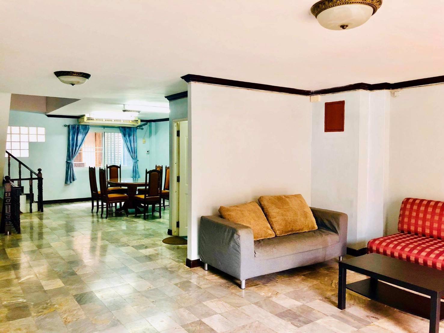 ให้เช่า-ทาวน์โฮม-หมู่บ้านรอยัลนครินทร์วิลล่า-ซอยอ่อนนุช-46-ถนนสุขุมวิท-77-บ้านกว้างขวาง-ทำเลดีมาก