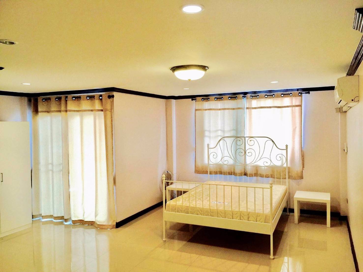 ให้เช่า-ทาวน์โฮม-หมู่บ้านรอยัลนครินทร์วิลล่า-ซอยอ่อนนุช-46-ถนนสุขุมวิท-77-บ้านกว้างขวาง-ทำเลดีมาก