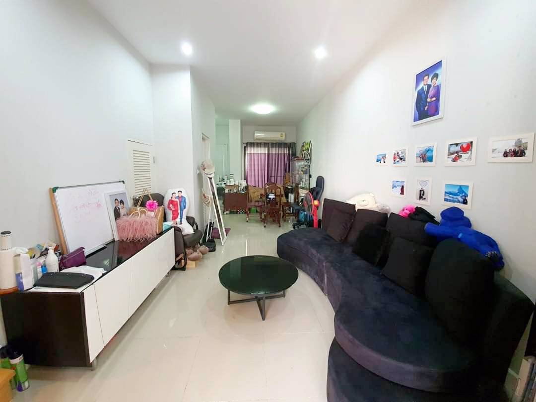 ขายด่วน-ทาวน์โฮมโมเดิร์นโปร่งสบาย-ซิกเนเจอร์-วัชรพล-sixnature-watcharapol-