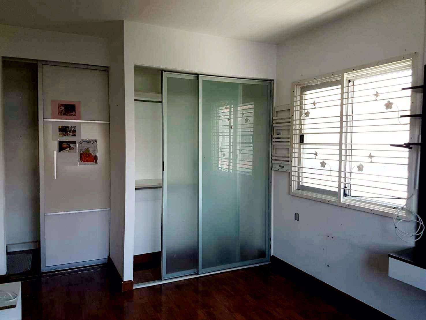 บ้านหลังมุม-มีบ่อเลี้ยงปลา-ทาวน์โฮม-มพฤกษาวิลล์-17-พุทธบูชา-36-พระราม-2