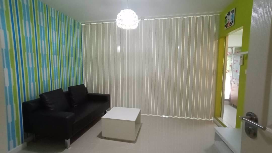 ให้เช่าดีคอนโด-รามอินทรา-เฟอร์ครบพร้อมอยู่-ห้องสตูดิโอ-ขนาด-31-ตรม-พร้อมฉากรูดกั้นห้องนอน