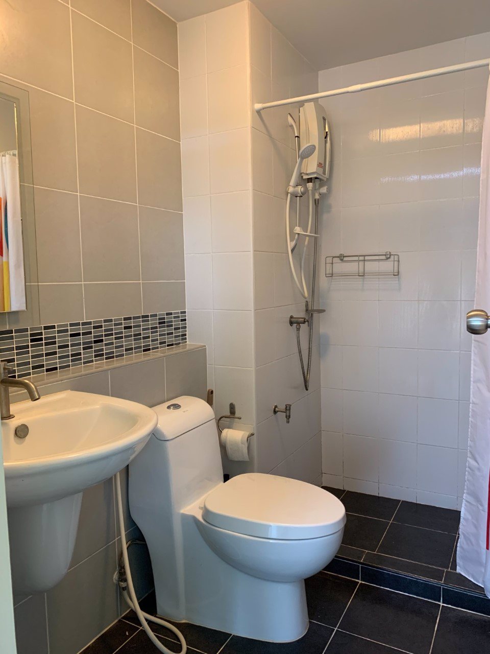 ให้เช่าดีคอนโด-รามอินทรา-เฟอร์ครบพร้อมอยู่-ห้องสตูดิโอ-ขนาด-31-ตรม-พร้อมฉากรูดกั้นห้องนอน