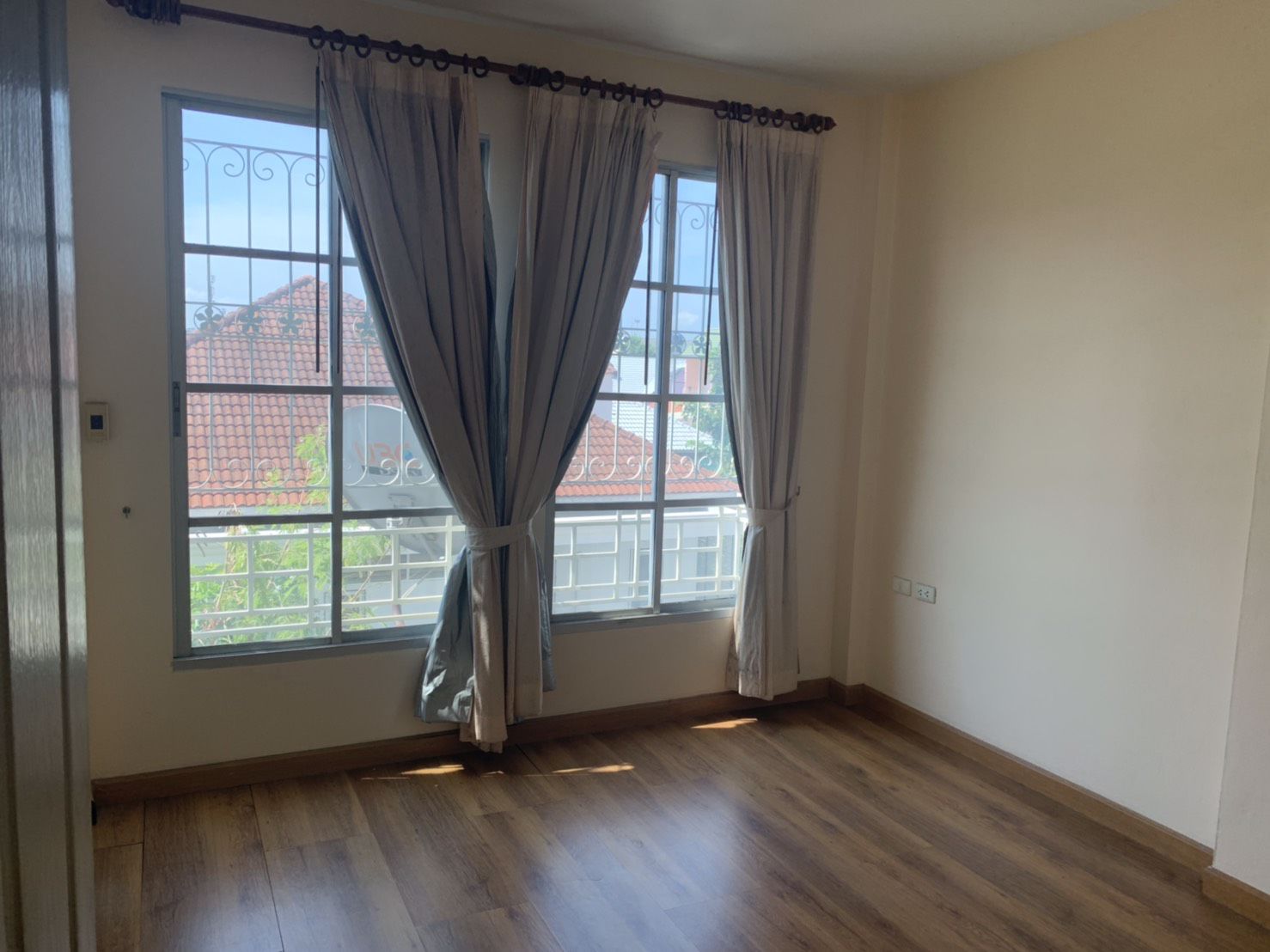 บ้านกลางเมืองพระราม-9-ลาดพร้าว-ติดถนนเลียบทางด่วนเอกมัย-รามอินทรา-ทาวน์โฮม-โฮมออฟฟิศ